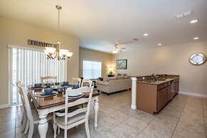 4 Bedroom 3 Bathroom Town Home With Pool