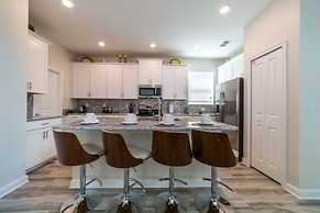 Cool and Modern 5 Bed 4 Ba Game Room Pool Spa 4724sh