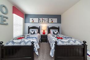 Cool and Modern 5 Bed 4 Ba Game Room Pool Spa 4724sh