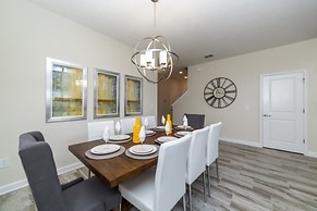 Cool and Modern 5 Bed 4 Ba Game Room Pool Spa 4724sh