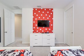 7 BD 5 BH Villa Game, Pool and Spa