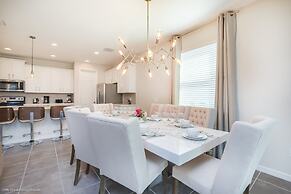 7 BD 5 BH Villa Game, Pool and Spa