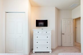 3 Bdrm West Lucaya Village