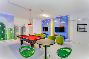 9 BD 6.5 BH With Game Room and Pool