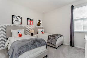 9 BD 6.5 BH With Game Room and Pool