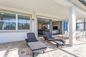 9 BD 6.5 BH With Game Room and Pool