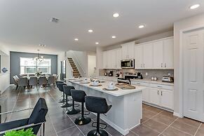 9 BD 6.5 BH With Game Room and Pool