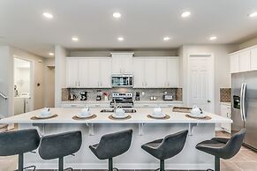 9 BD 6.5 BH With Game Room and Pool