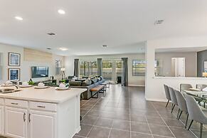 9 BD 6.5 BH With Game Room and Pool