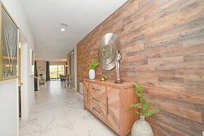 8 Bdrm Champions Gate Villa