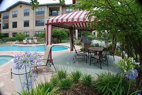 3 Bed 3 Bath Pool View High End Corner Condo