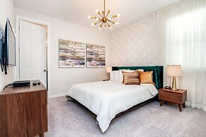 9 BD 6.5 BH House Villa