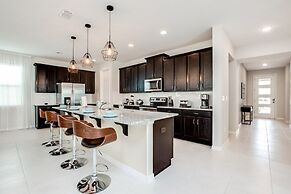 9 BD 6.5 BH House Villa