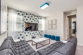 9 BD 6.5 BH House Villa