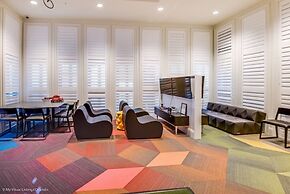 9 BD 6.5 BH House Villa