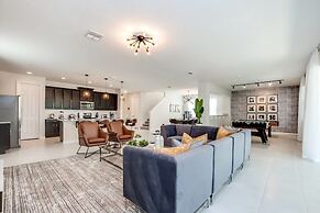 9 BD 6.5 BH House Villa