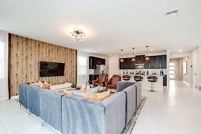 9 BD 6.5 BH House Villa