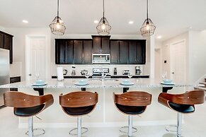 9 BD 6.5 BH House Villa