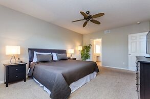 4 Bedroom Home with Pool Table