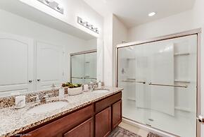 5280oak Luxury Ne 6 Bedroom 4.bath Home