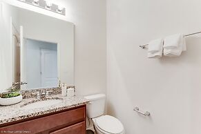 5280oak Luxury Ne 6 Bedroom 4.bath Home