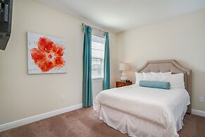 Family Friendly 8 Bed Villa with Pool & Spa