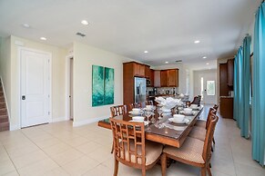 Family Friendly 8 Bed Villa with Pool & Spa