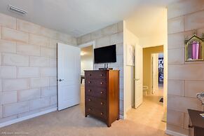 9 Bed Villa with Games, Pool & Spa