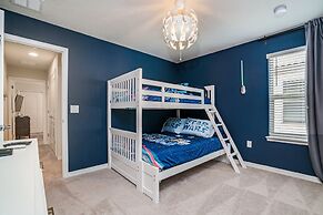 8 Bed 6 Ba Villa with Games, Pool & Spa