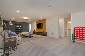 8 Bed 6 Ba Villa with Games, Pool & Spa