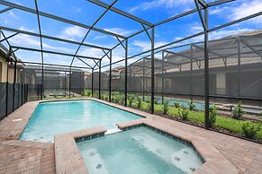 8 Bed 6 Ba Villa with Games, Pool & Spa