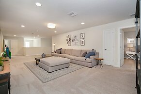 8 Bed 6 Ba Villa with Games, Pool & Spa