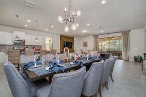 8 Bed 6 Ba Villa with Games, Pool & Spa