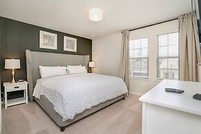 8 Bed 6 Ba Villa with Games, Pool & Spa