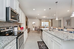 8 Bed 6 Ba Villa with Games, Pool & Spa