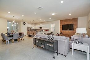 8 Bed 6 Ba Villa with Games, Pool & Spa