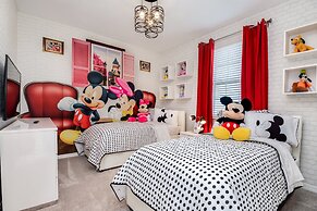 Exquisite 9bed 6.5ba Villa