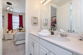 Exquisite 9bed 6.5ba Villa