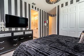 Exquisite 9bed 6.5ba Villa