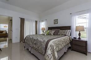 5 Bedroom 3.5 Bathroom Pool Villas