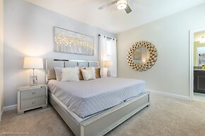 5 Bedroom 5 Solterra Resort