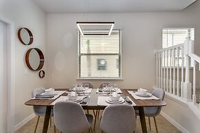 5brm Tiki Bar on Site & Restaurant