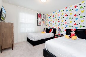 5 bed Town Home With Pool