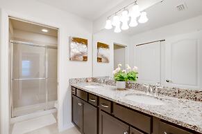 5 bed Town Home With Pool