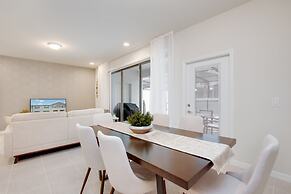 5 bed Town Home With Pool