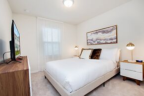 5 bed Town Home With Pool