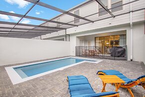 5 bed Town Home With Pool