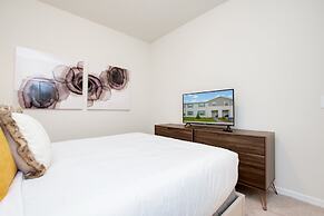 5 bed Town Home With Pool