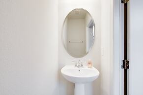 5 bed Town Home With Pool