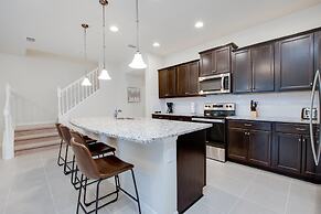 5 bed Town Home With Pool